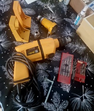 Taladro Cayal TD 13.4E con accesorios
