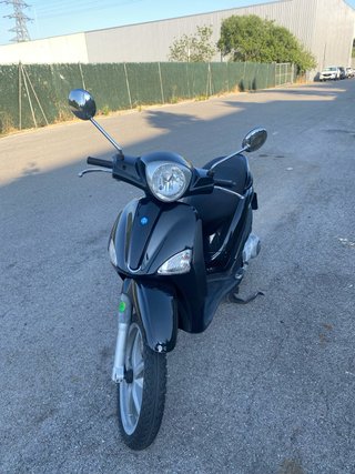 Piaggio Liberty 125 Negra