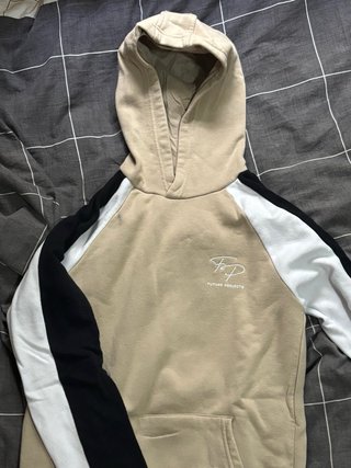 Sudadera Primark Beige y Negra