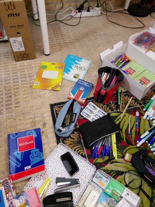 Material escolar variado