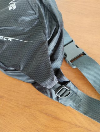 Riñonera Lowe Alpine Fjell 4 Negra.