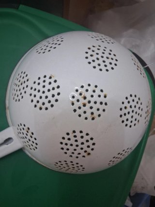 Scolapasta in metallo smaltato bianco