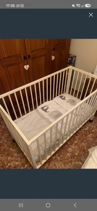 Cuna de bebé blanca