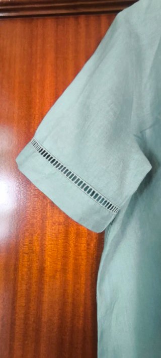Camisa lino verde detalle vainica