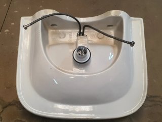 Lavabo Roca sin estrenar con grifo y válvula