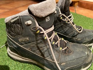 Botas Salomon Negras y Grises