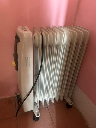 Radiador eléctrico blanco.