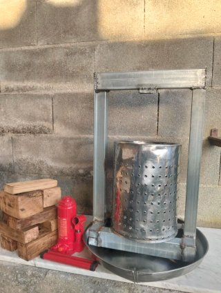 Prensa hidráulica para vino y sidra casera