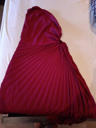 Vestido fiesta morado plisado