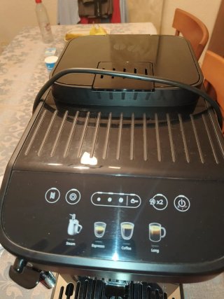 Cafetera Super Automática DeLonghi Magnifica