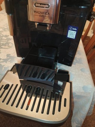Cafetera Super Automática DeLonghi Magnifica