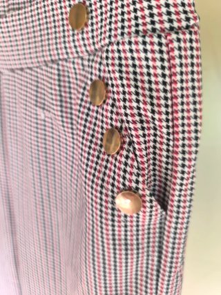 Pantalón cuadros botones