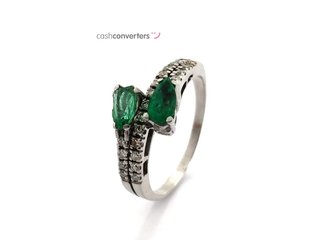 sortija oro 18k con piedra con diamante,esmeralda
