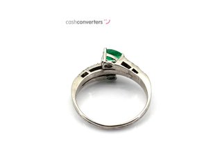 sortija oro 18k con piedra con diamante,esmeralda