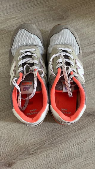 Zapatillas New Balance grises y rosas