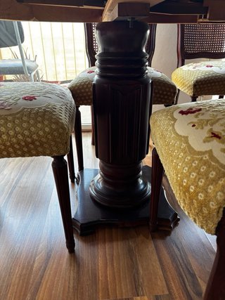 Mesa de comedor de madera oscura, abierta 280cm