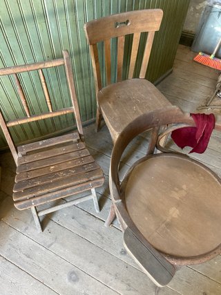 Juego de 3 sillas de madera