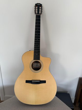 Guitarra Taylor 214ce Nylon