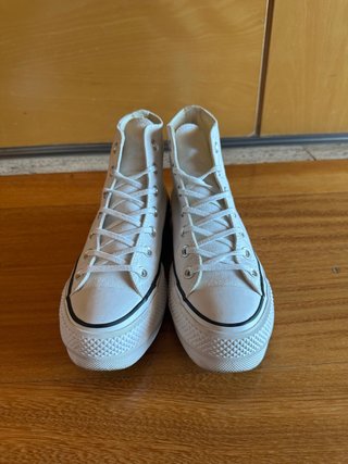Converse blancas altas con plataforma