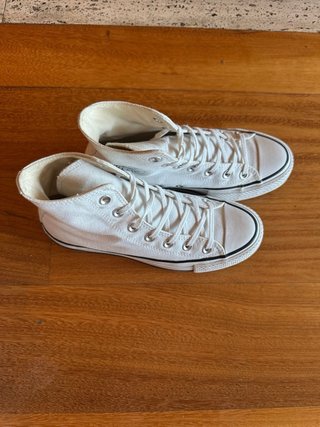 Converse blancas altas con plataforma