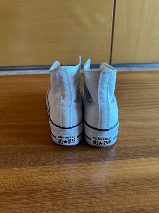 Converse blancas altas con plataforma