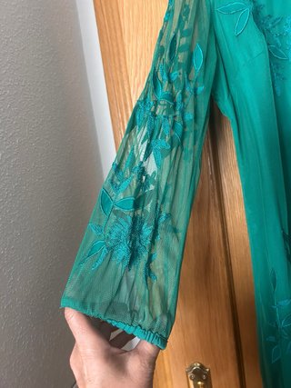 Vestido fiesta verde con bordados