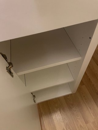 Scrivania IKEA Micke con cassettiera appena montata