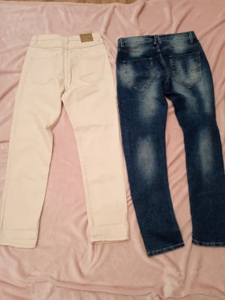 Pantalones vaqueros desgastados