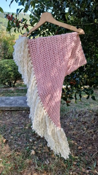 Chal de alpaca rosa y blanco