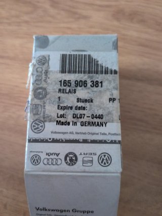 Relé Audi 165 906 381 PA66-GF30