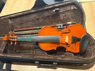 Violín 1/8 con funda y arco