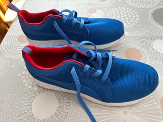 Tenis Puma Azul y Rojo