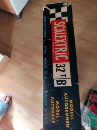 Caja circuito 32 T B y material de Scalextric
