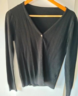 Chaqueta negra de punto