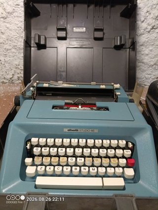 Máquina de Escribir Olivetti Studio 46