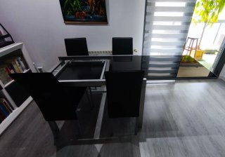 Mesa Comedor Cristal Negra y plateado completa