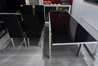 Mesa Comedor Cristal Negra y plateado completa