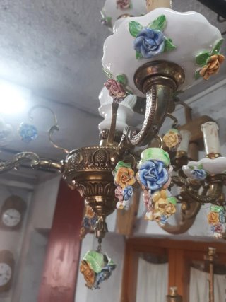 Lámpara antigua metal y porcelana Manises.