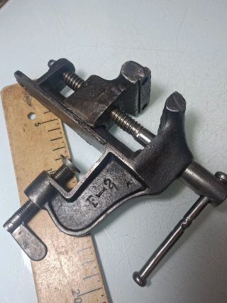 Tornillo de banco antiguo