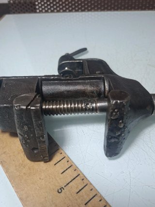 Tornillo de banco antiguo