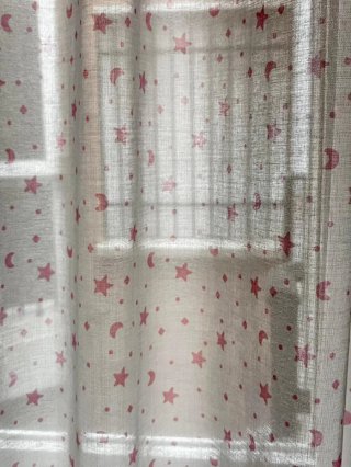 Cortinas infantiles rosas y blancas
