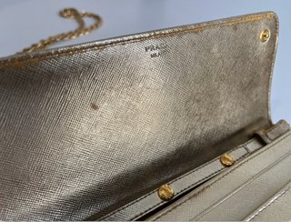 Bolso Cadena Prada Saffiano Dorado