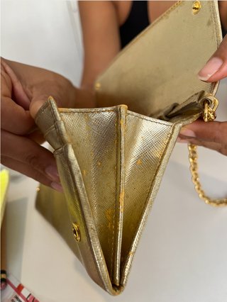 Bolso Cadena Prada Saffiano Dorado