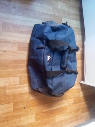 Mochila deportiva Quiksilver negra y azul