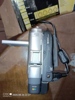 Videocámara Sony DCR-DVD201E Handycam