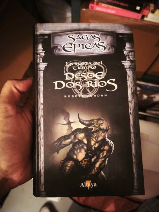 Libro la rueda del tiempo vol1 entre dos rios