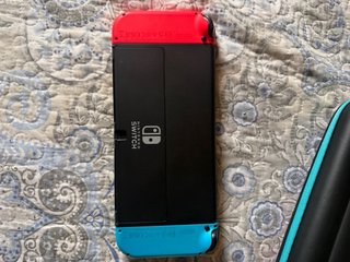 Nintendo Switch OLED Neon + Caja + Funda