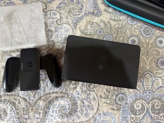 Nintendo Switch OLED Neon + Caja + Funda