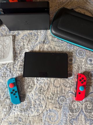 Nintendo Switch OLED Neon + Caja + Funda