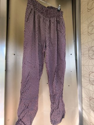Pantalón fluido estampado
